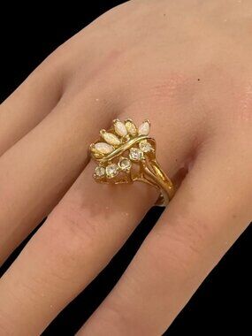 Vintage 1960s Uncas Gold Tone Ring With Opal & Rhinestone Accents Size 8.5
